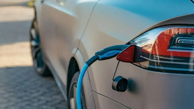 Quelles certifications vérifier avant de choisir son installateur de borne de recharge