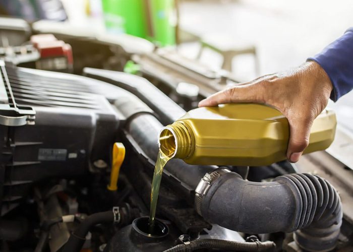 Les liquides voiture comme l'huile moteur