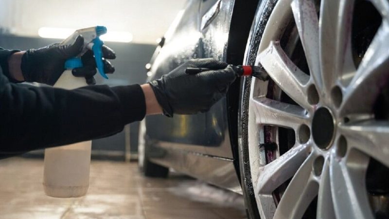Produits pour nettoyer les jantes de voiture